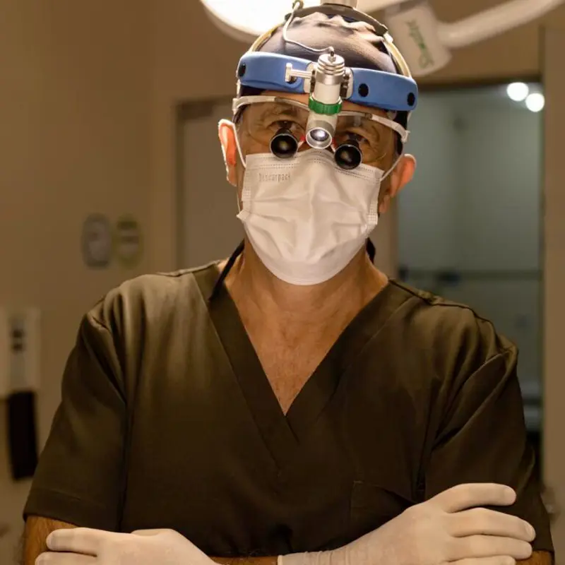 Dr. Marcos Abboud — Cirurgião Plástico